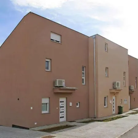 4 Bedroom With 3 Bathrooms And Private Parking - Orange Apartamento Zadar