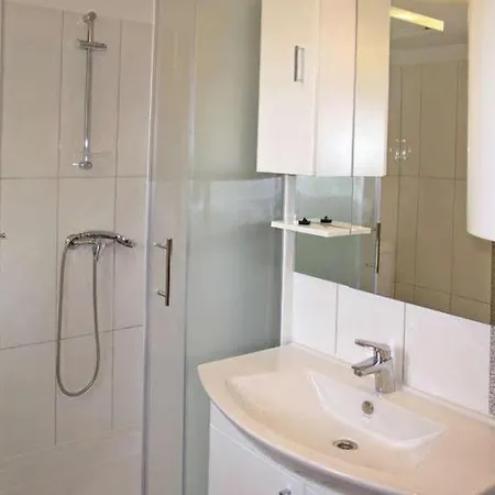 4 Bedroom With 3 Bathrooms And Private Parking - Orange Apartamento