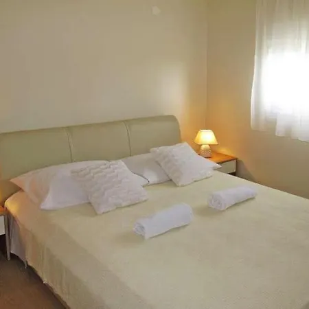 4 Bedroom With 3 Bathrooms And Private Parking - Orange Zadar