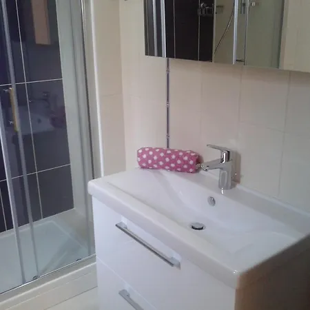 4 Bedroom With 3 Bathrooms And Private Parking - Orange Apartamento *