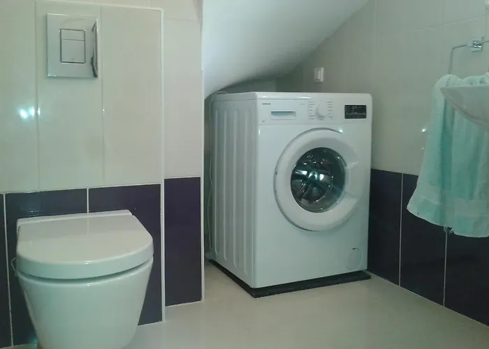 4 Bedroom With 3 Bathrooms And Private Parking - Orange 公寓