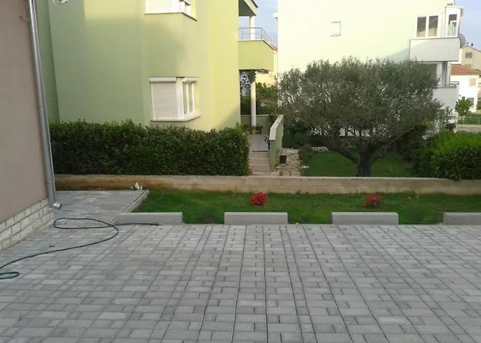 4 Bedroom With 3 Bathrooms And Private Parking - Orange Zadar